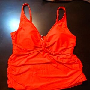 NWOT Old Navy coral colored underwire tankini top